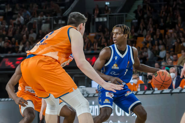 因陋就简 因陋就简